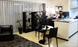 JAZZを聴きながらバーカウンターで楽しむ